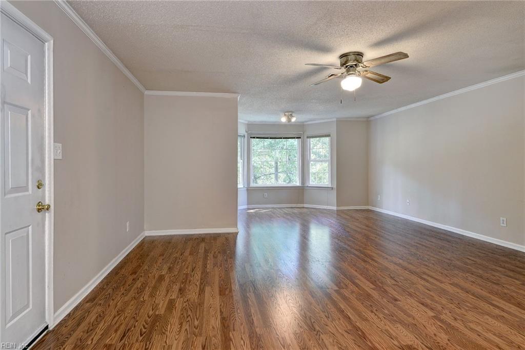 100 Windsor Ln Property Photo 3
