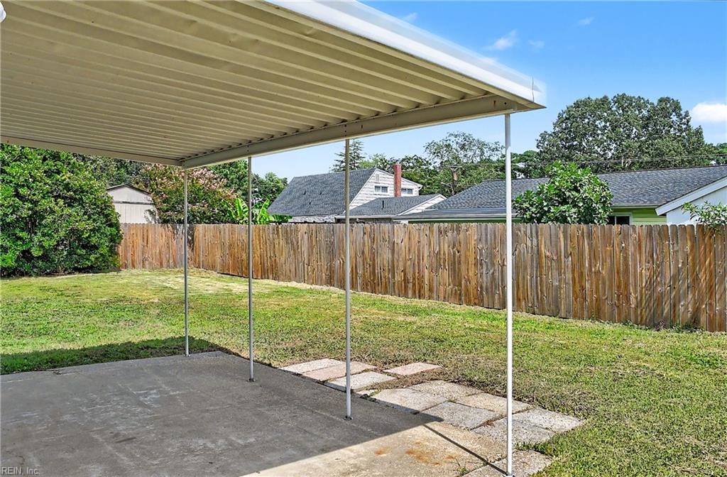 452 E Plantation Rd Property Photo 9