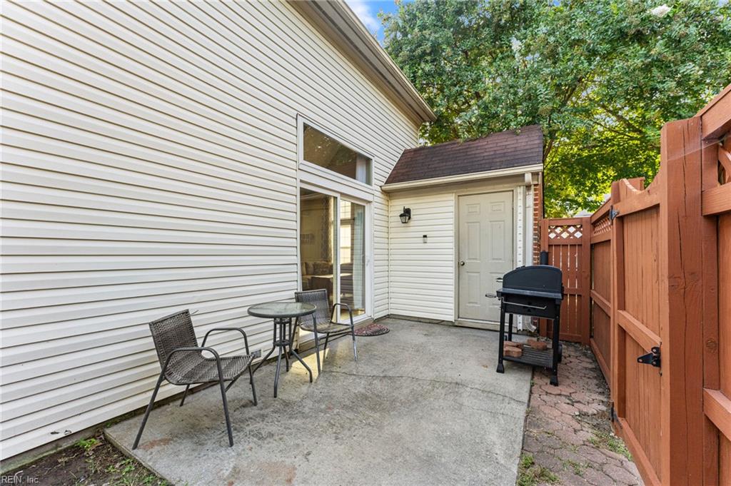 141 Post Oak Rd Property Photo 32