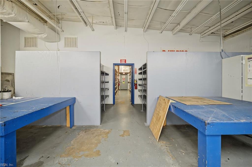 164 S Saratoga St Property Photo 23