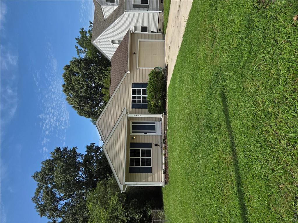 1319 Laurel AVE Property Photo 1