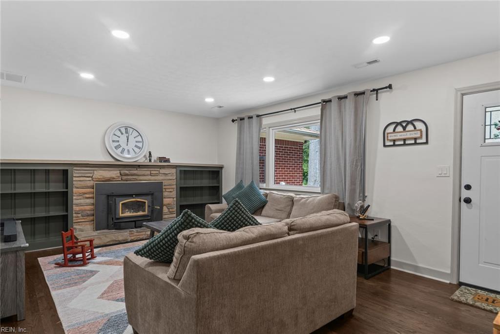 229 Cedar Rd Property Photo 4