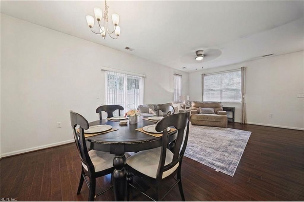 1561 Rollesby Way Property Photo 4