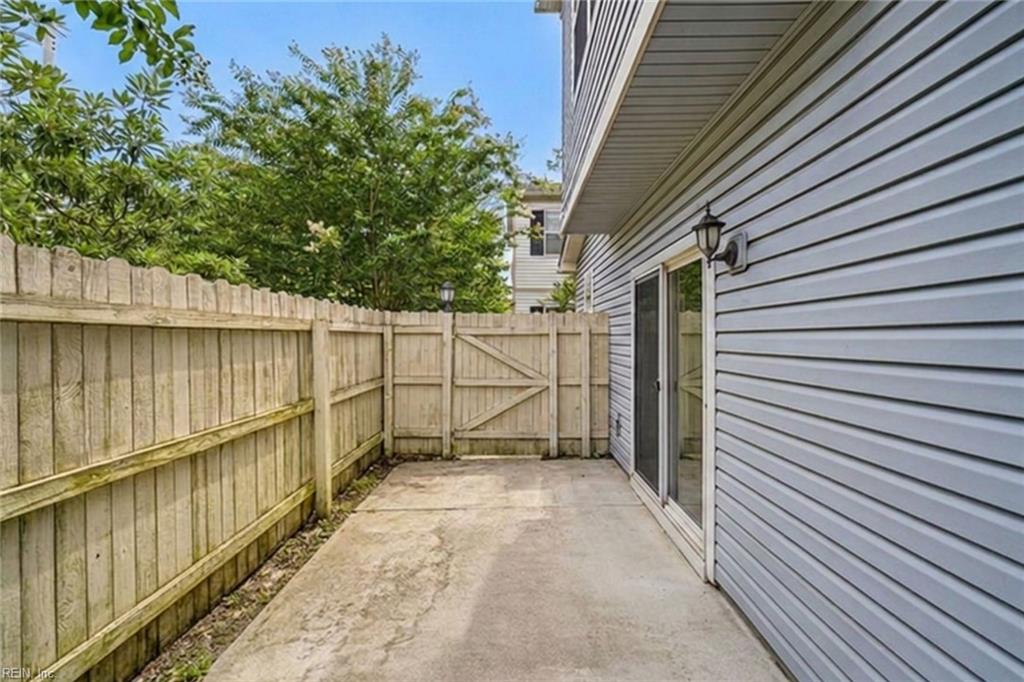 1561 Rollesby Way Property Photo 18