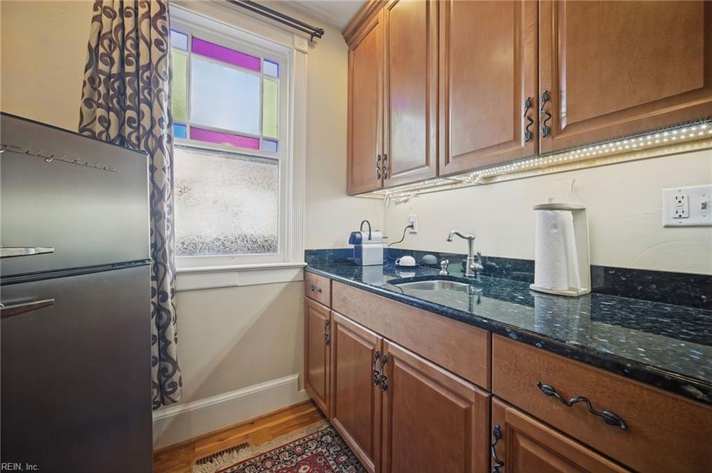158 Broad St Property Photo 17