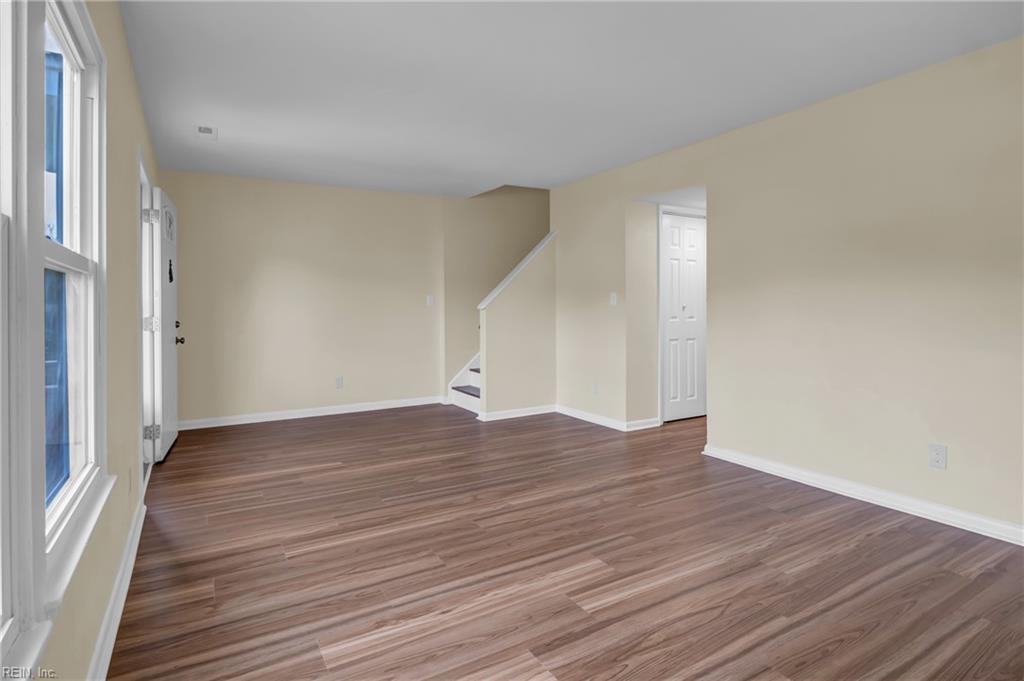 3060 Blitz Ct Property Photo 4
