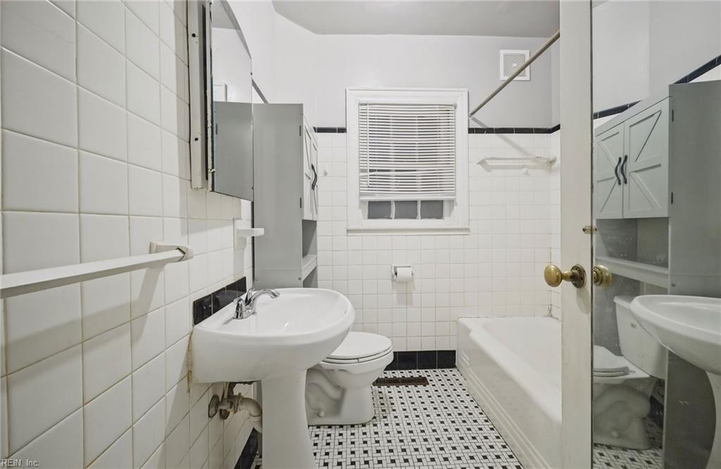 3824 Turnpike Rd Property Photo 11