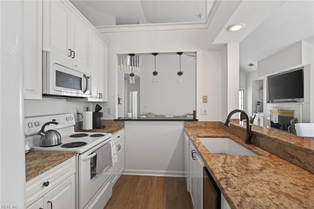 3232 Silver Sands Cir Property Photo 18
