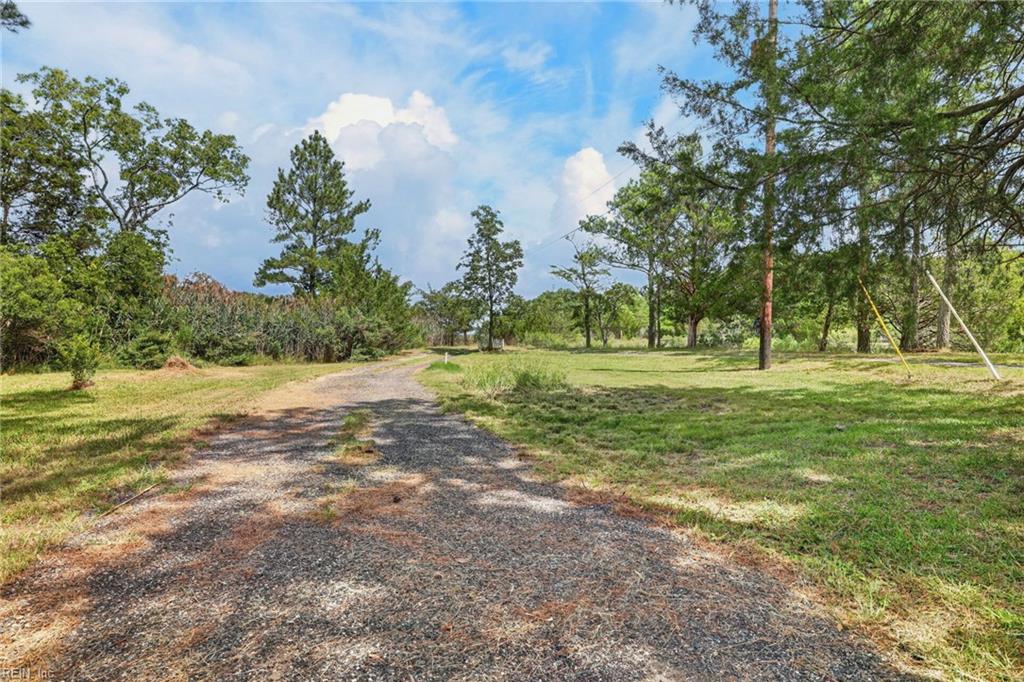 1008 Beach Rd Property Photo 3