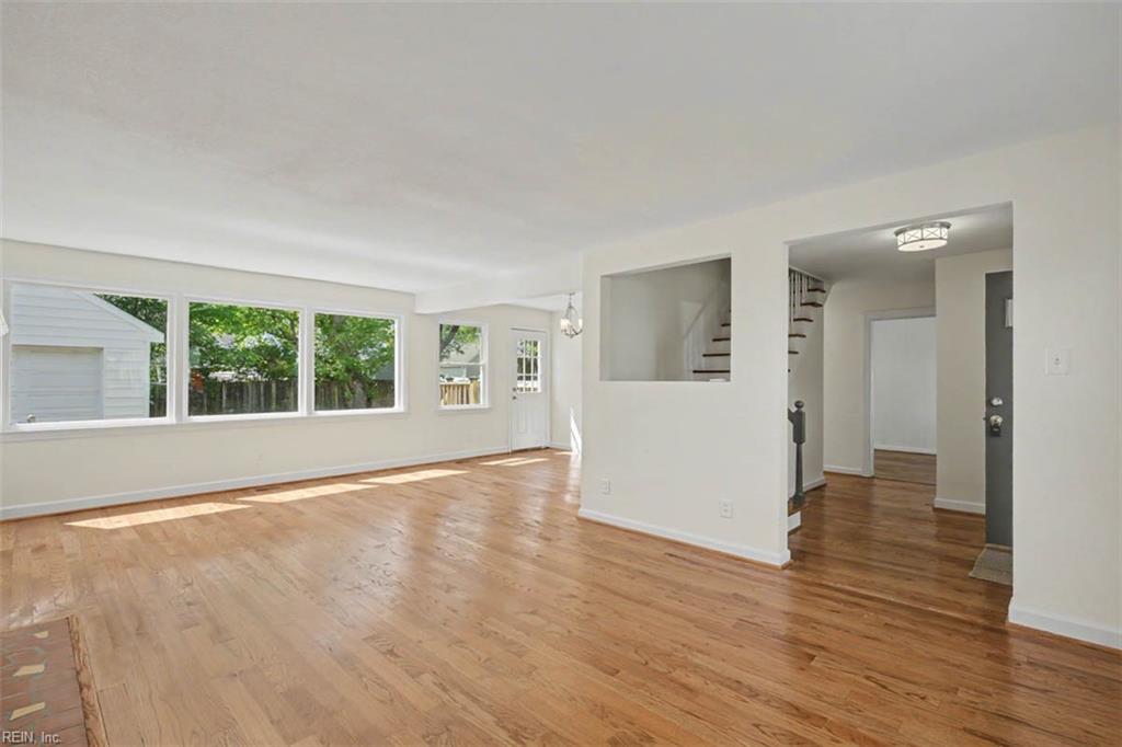 213 Brooke Dr Property Photo 7