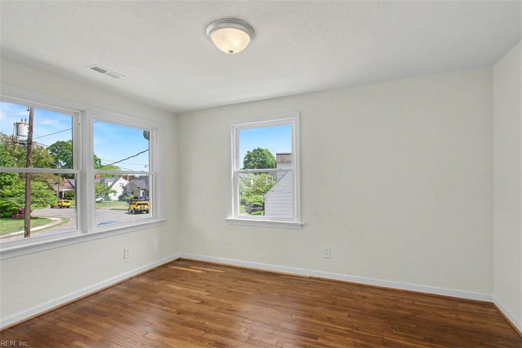 213 Brooke Dr Property Photo 29