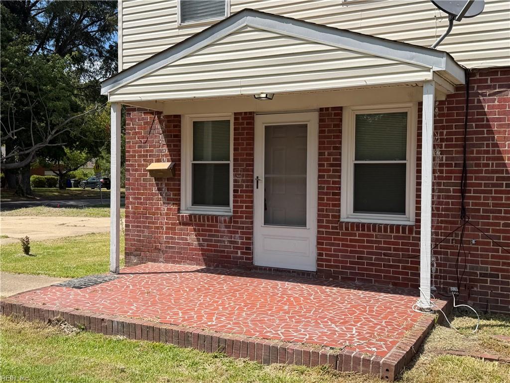 348 Virginian Dr Property Photo 2