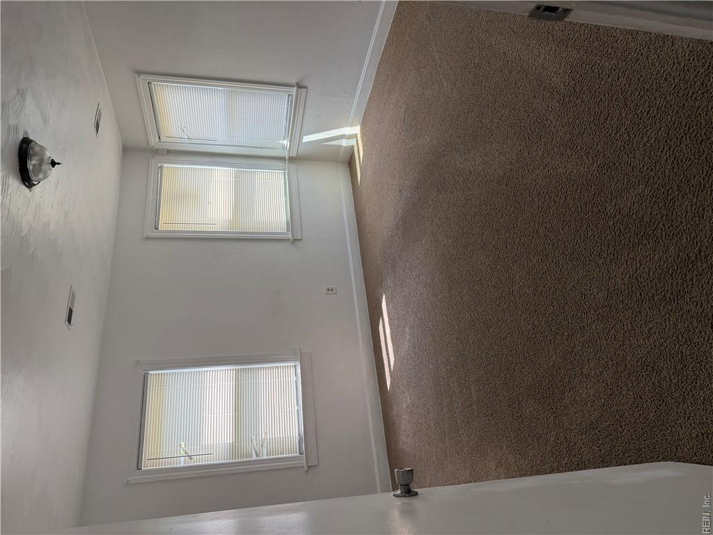 348 Virginian Dr Property Photo 3