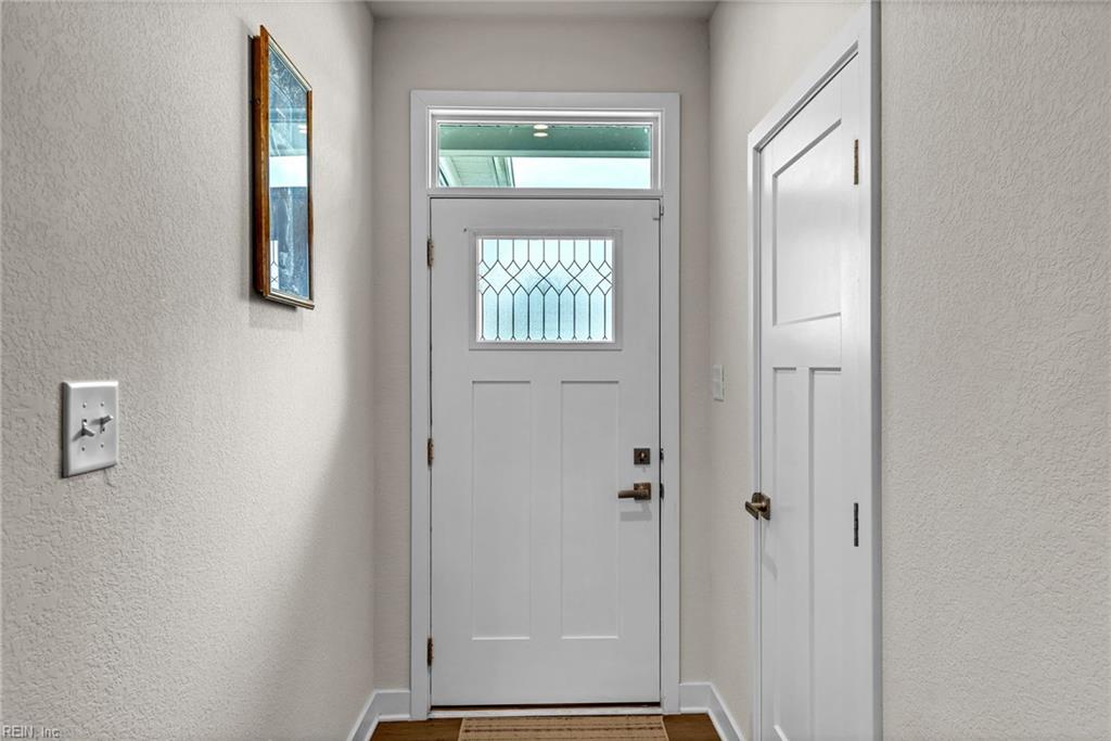 23030 Retreat Ln Property Photo 5