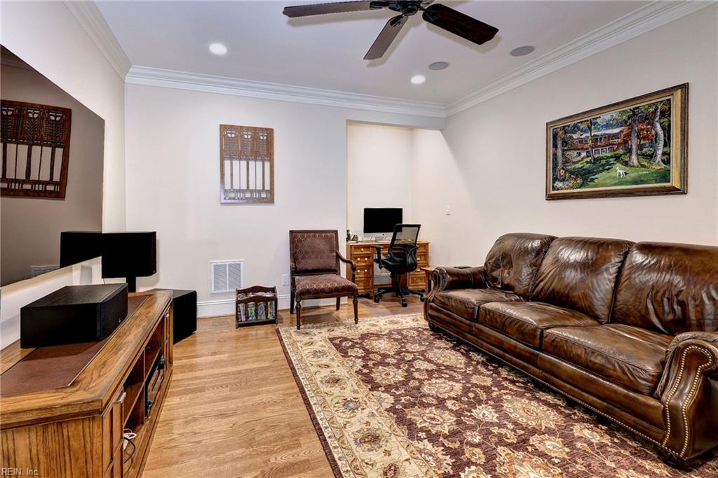 145 Hollinwell Property Photo 10