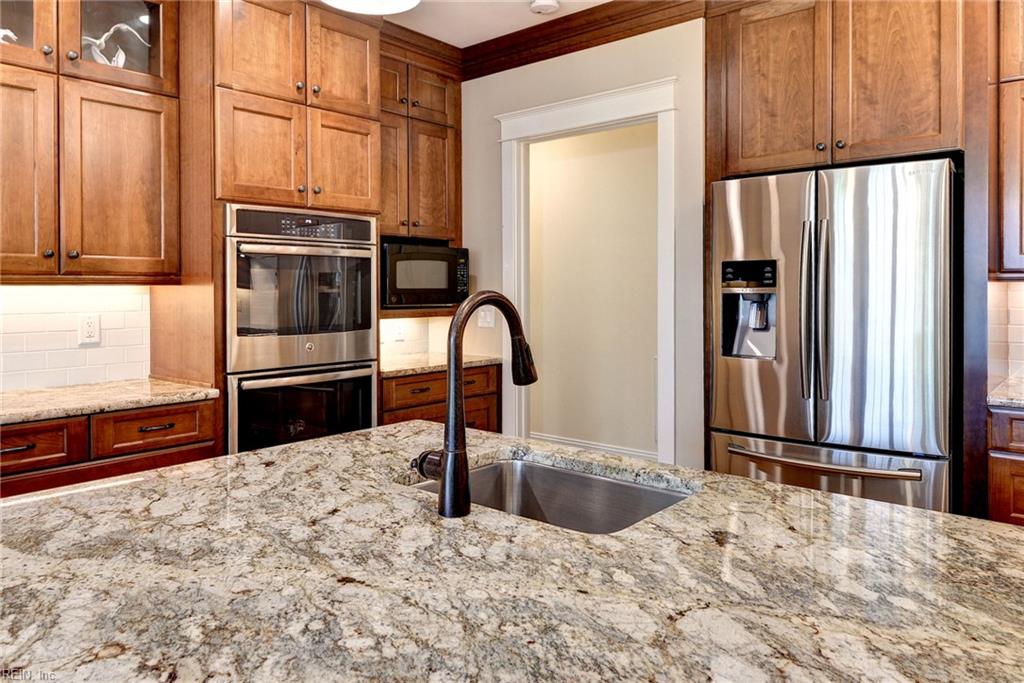 145 Hollinwell Property Photo 17