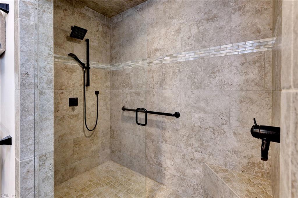 145 Hollinwell Property Photo 23