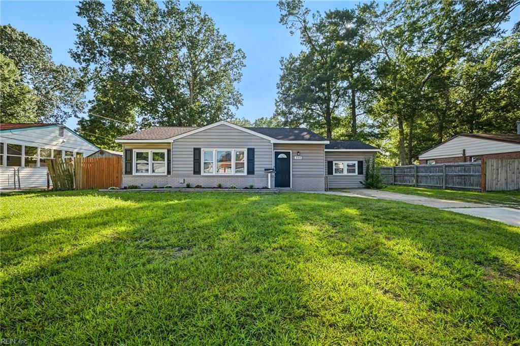 305 Hospital Dr Property Photo 1