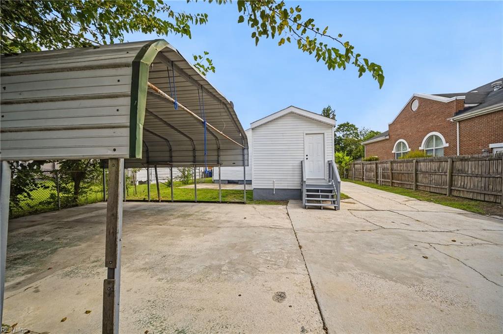 1426 Wilcox Ave Property Photo 23
