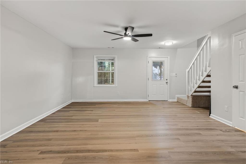1904 Woodgate Arch Property Photo 3