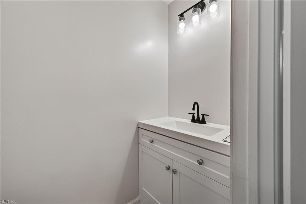 1904 Woodgate Arch Property Photo 11