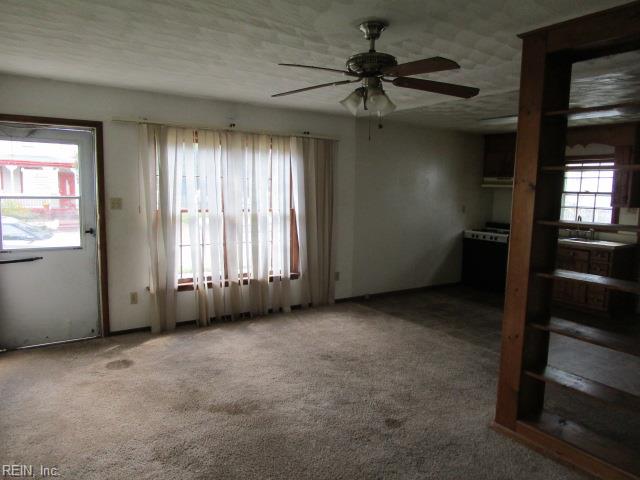 262 Lee St Property Photo 7