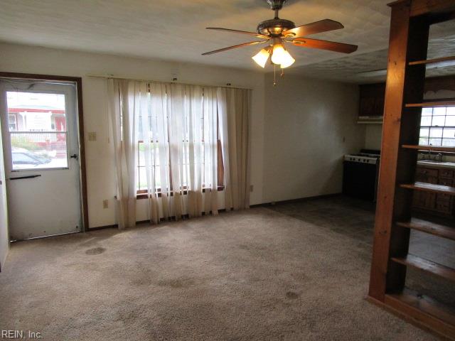262 Lee St Property Photo 8