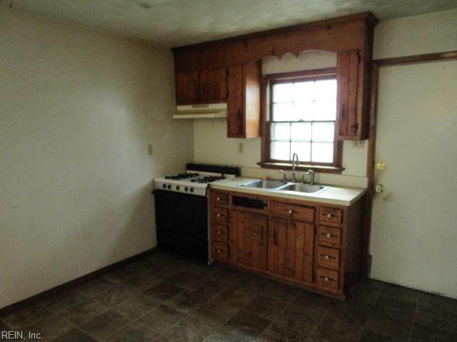 262 Lee St Property Photo 9