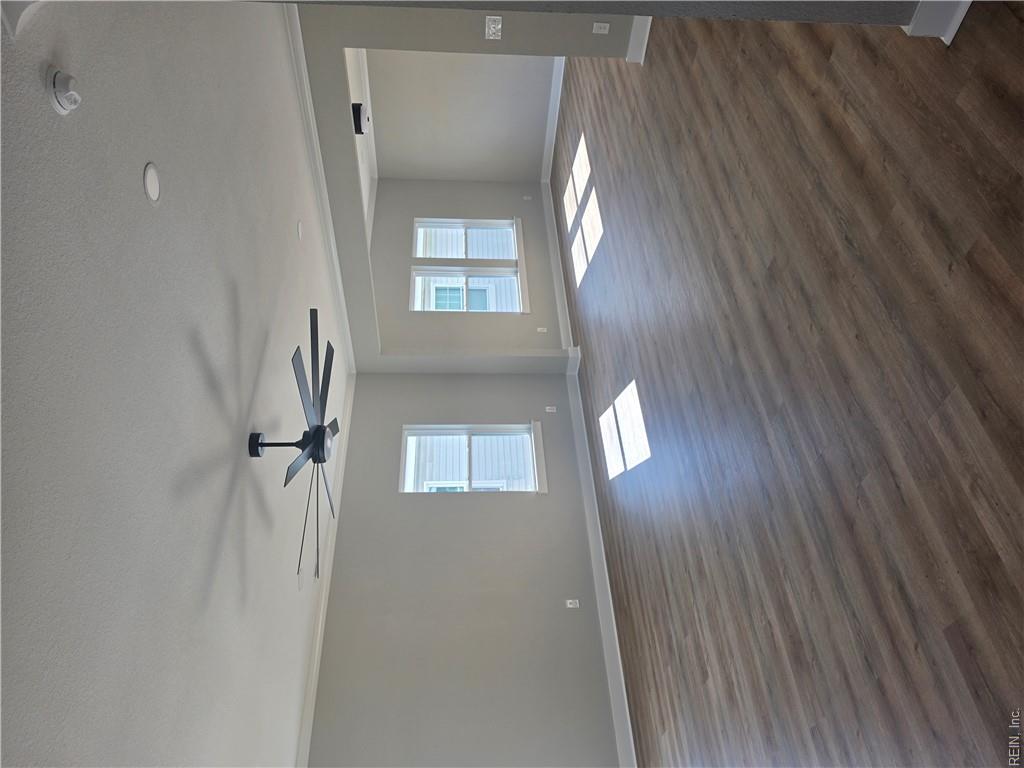 2421 Hale St Property Photo 5