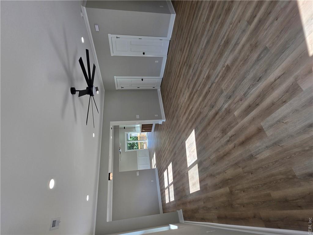 2421 Hale St Property Photo 6