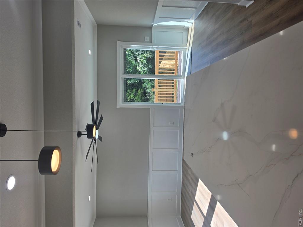2421 Hale St Property Photo 11