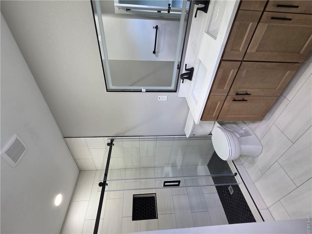 2421 Hale St Property Photo 18