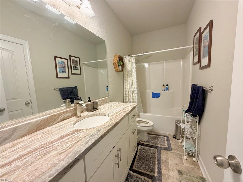 1302 Hawthorne Dr Property Photo 6