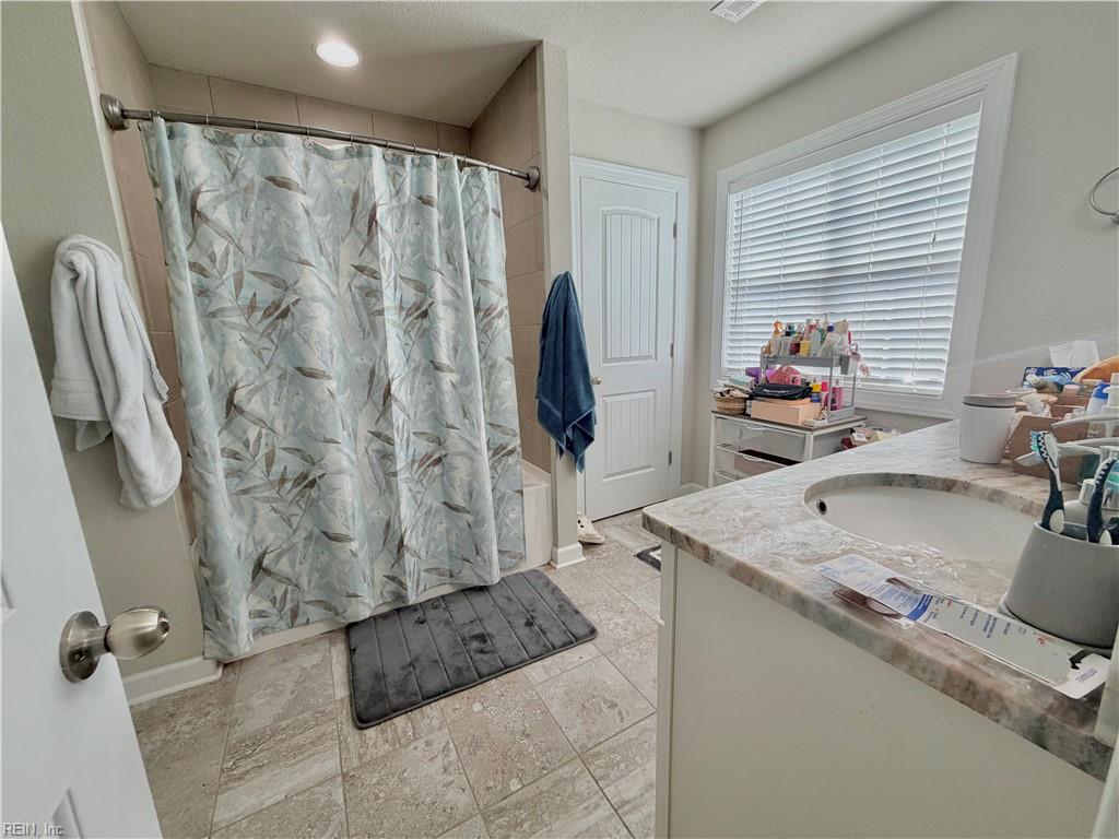 1302 Hawthorne Dr Property Photo 13