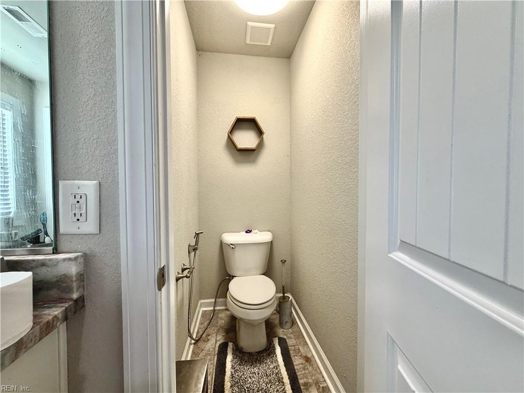1302 Hawthorne Dr Property Photo 16