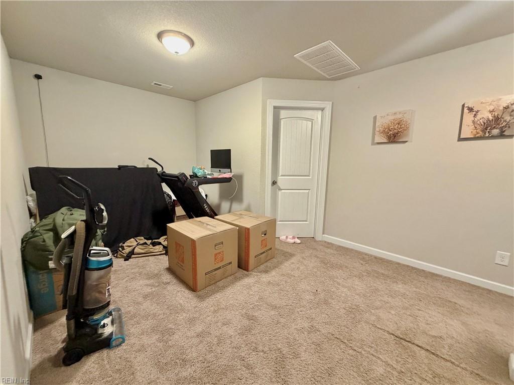 1302 Hawthorne Dr Property Photo 17
