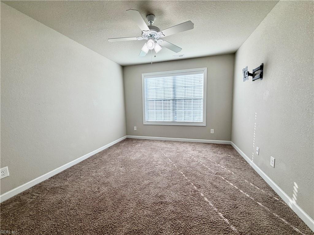 1302 Hawthorne Dr Property Photo 18