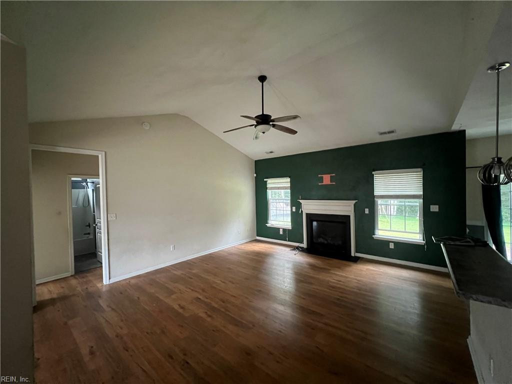 24408 John Henry St Property Photo 4