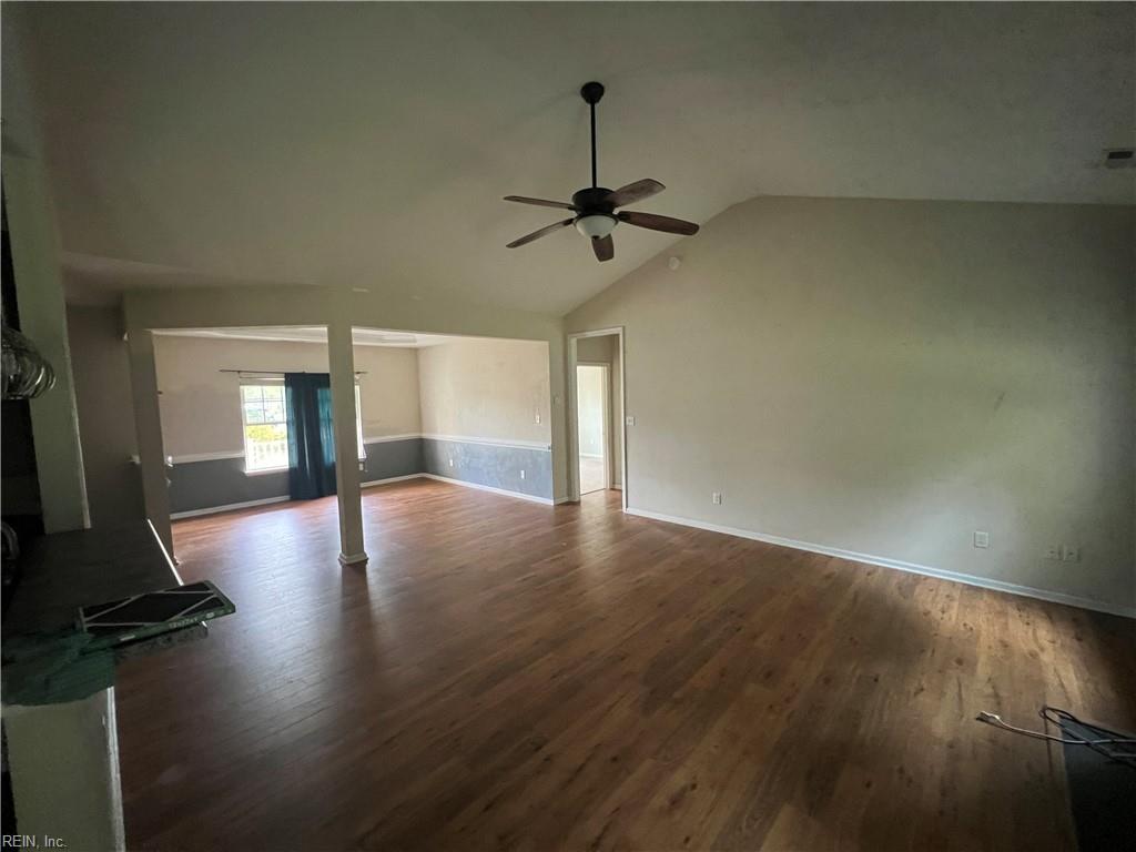 24408 John Henry St Property Photo 5