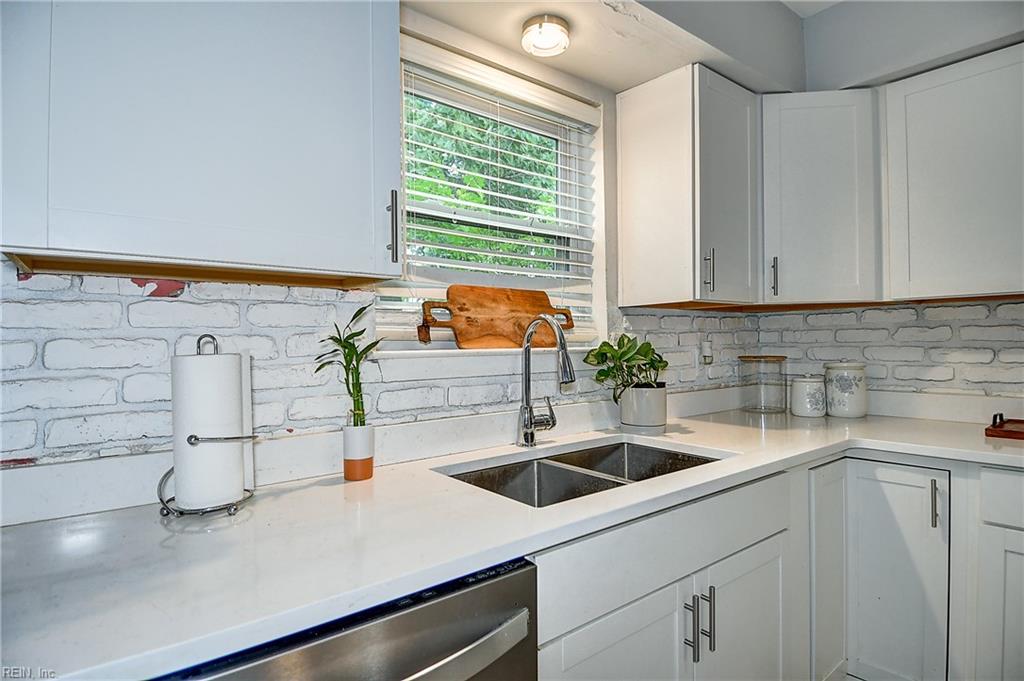 3217 Tiverton Dr Property Photo 15