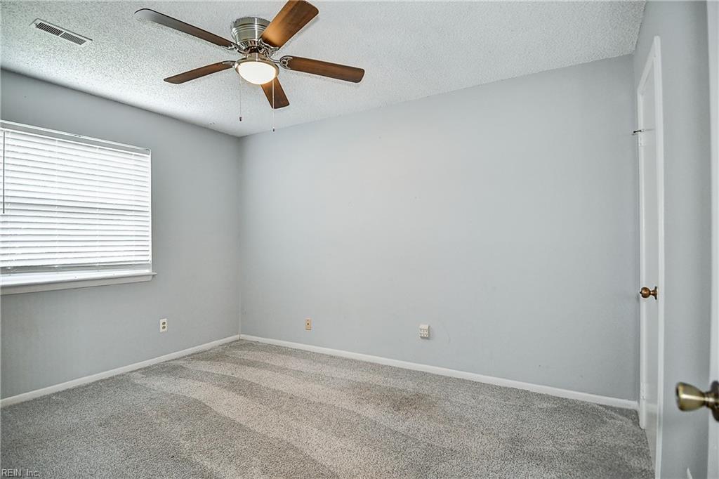 3217 Tiverton Dr Property Photo 27