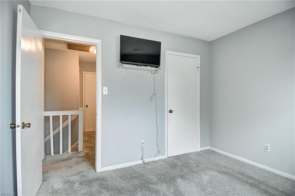 3217 Tiverton Dr Property Photo 30