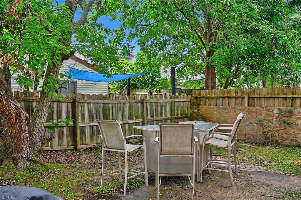 3217 Tiverton Dr Property Photo 34