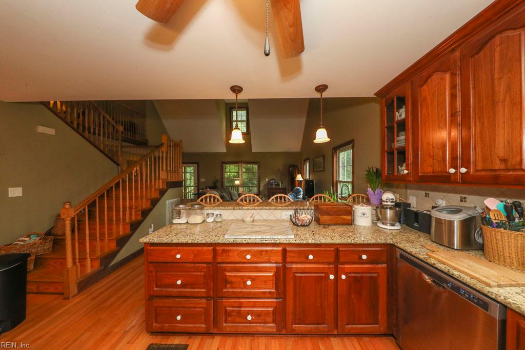 19428 Tomlin Hill Dr Property Photo 6