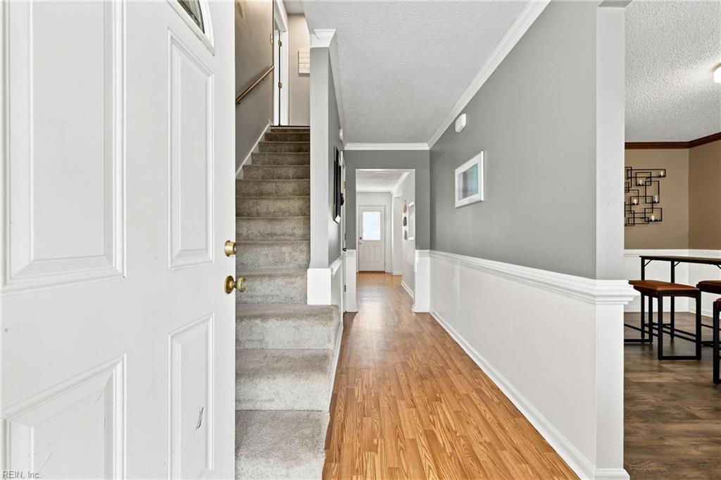 1008 Levy Loop Property Photo 3