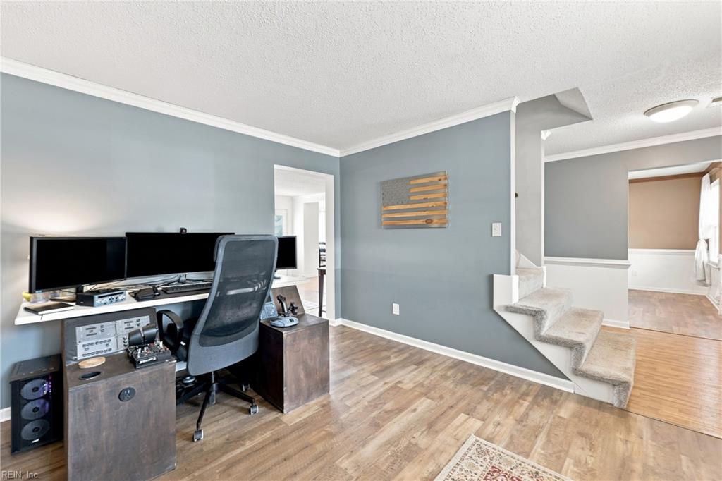 1008 Levy Loop Property Photo 6