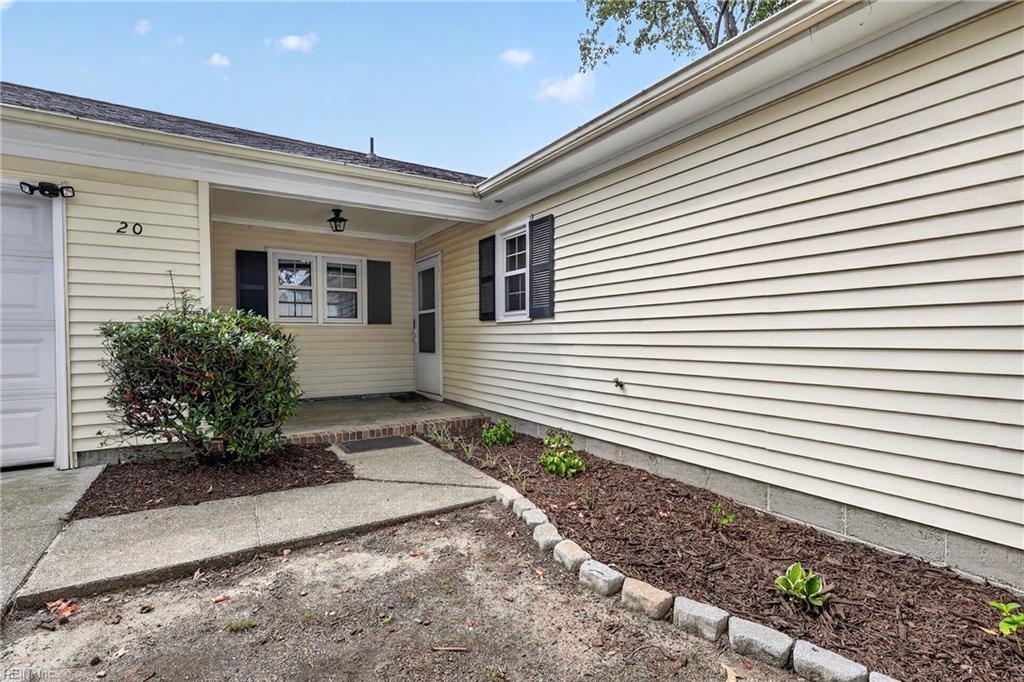 20 Sanlun Lakes Dr Property Photo 2