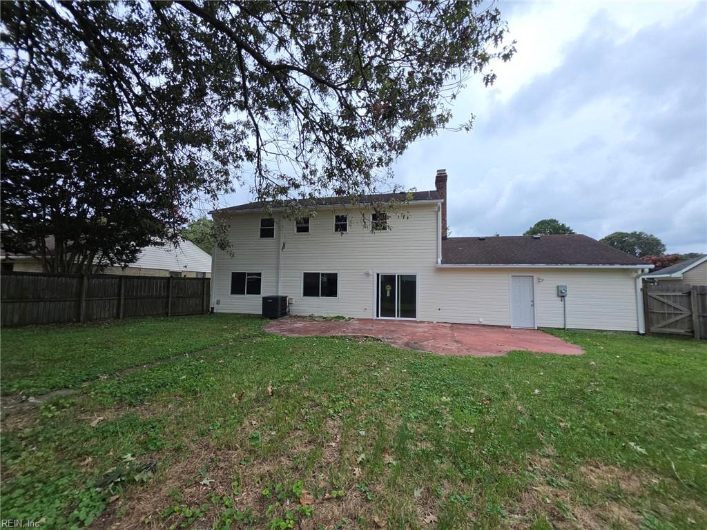 3781 Strathmoor Cir Property Photo 9