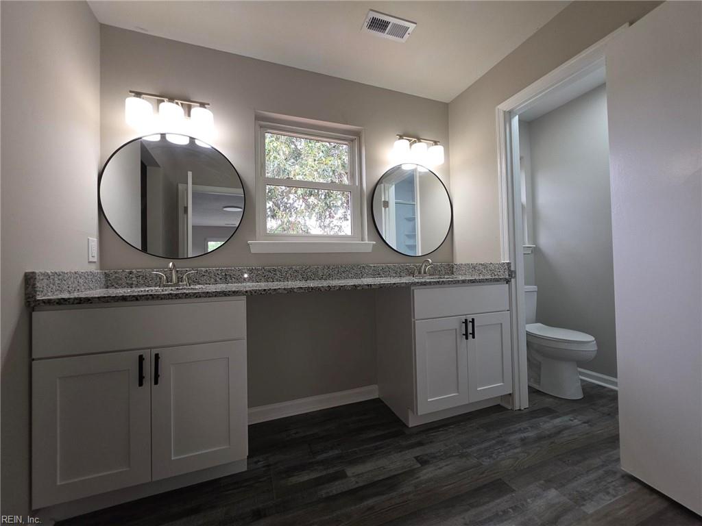 3781 Strathmoor Cir Property Photo 13