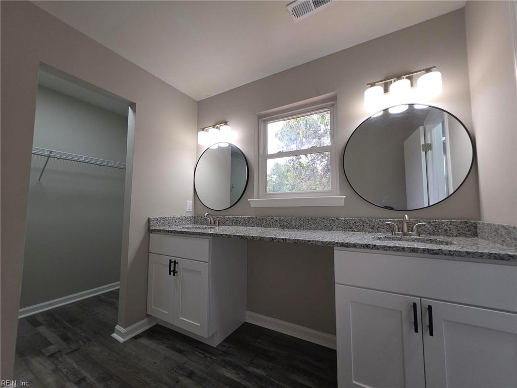 3781 Strathmoor Cir Property Photo 14